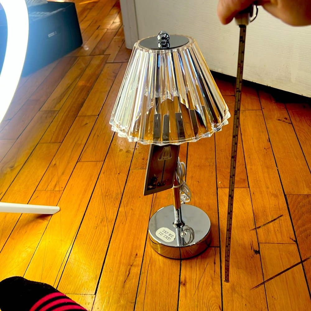Lamp - desk/nightstand decorative touch lamp